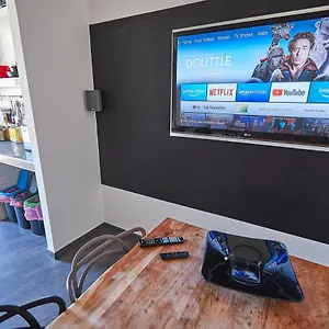 In Front Of St Peter's Square And Vatican Museums - Mypad In Apartment