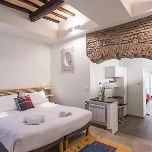 Apartamento In Trastevere White